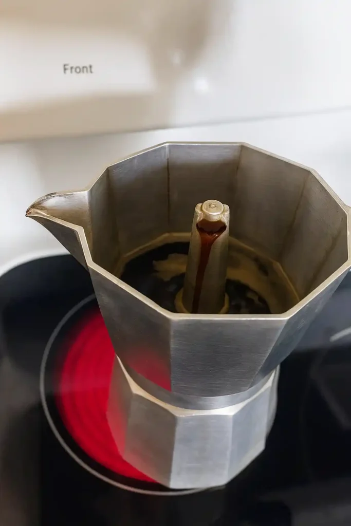 Step4 to make a Cubano coffee with espuma at home