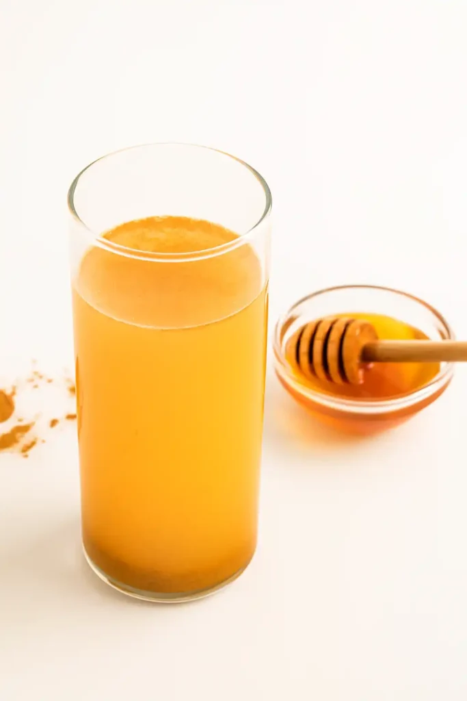 reparing secret detox drink with hot water lemon and cayenne